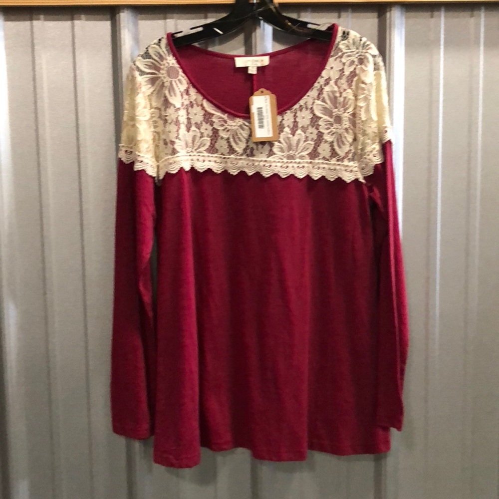 Flower lace detail top